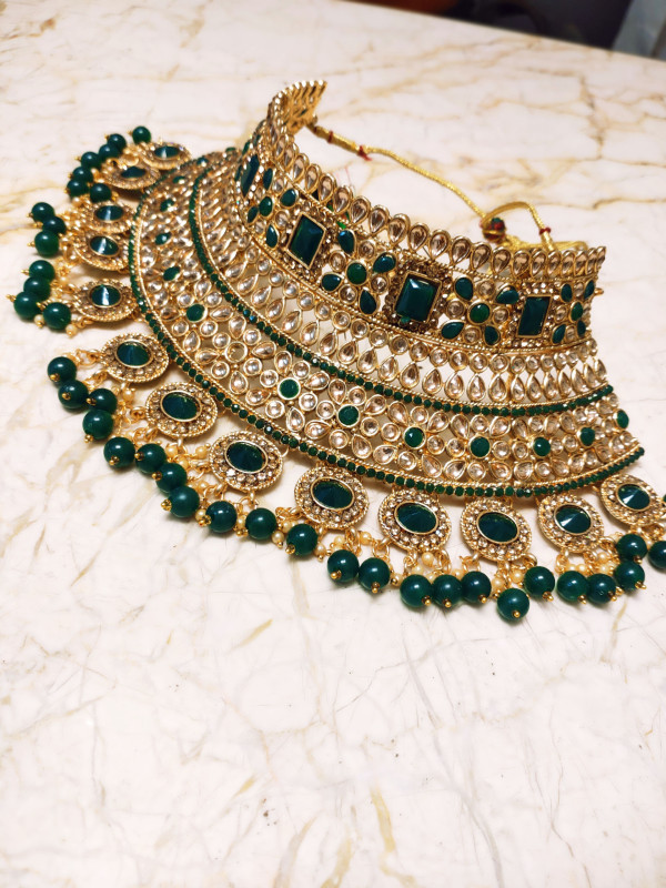 Royal Emerald Green Bridal Jewellery Set – Gold Finish Kundan Collection
