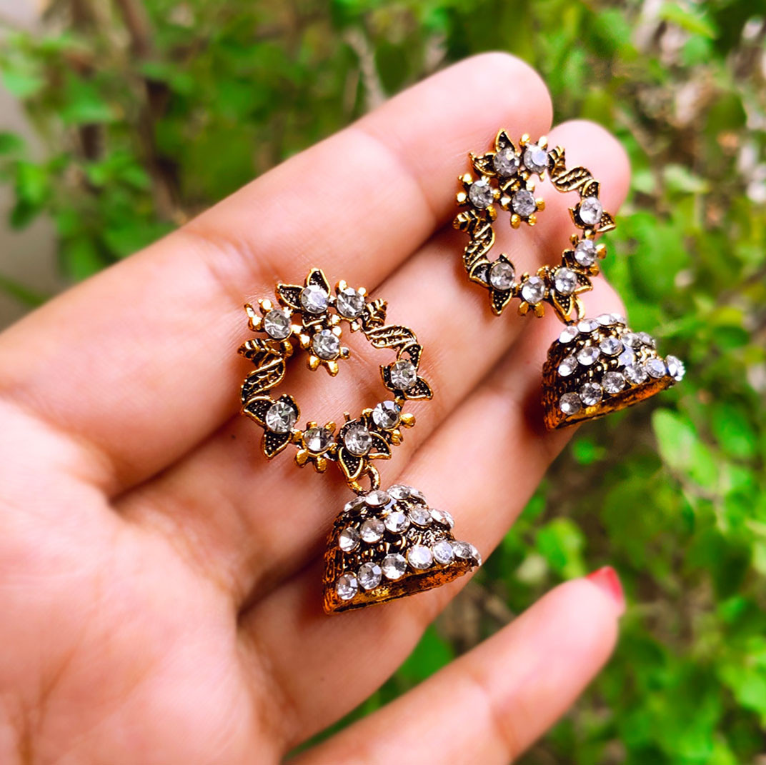 Orbit Charm golden Studs